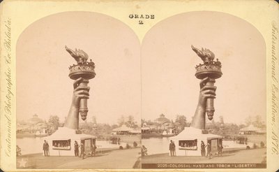 Kolossal hånd og fakkel, Liberty, Centennial Exhibition, Philadelphia af Centennial Photographic Co.