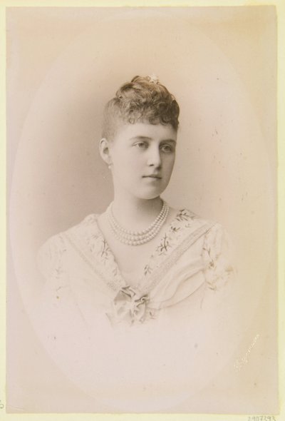 Alexandra de Grece, grande duchesse de Russie - Portræt af storhertuginde Alexandra Georgievna af Rusland (1870-1891), af Bergamasco, Charles (Karl) (1830-1896). Albumin foto af Charles Bergamasco