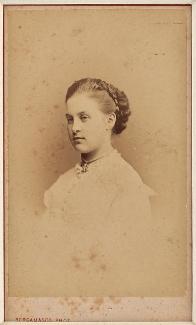 Olga Constantinovna de Russie - Portræt af storhertuginde Olga Constantinovna af Rusland (1851-1926) af Bergamasco, Charles (Karl) (1830-1896). Fotografi af Charles Bergamasco