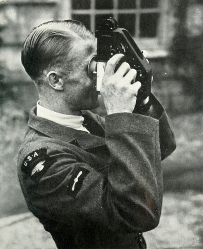 Flyver lærer navigation under Anden Verdenskrig, 1941. af Charles Brown