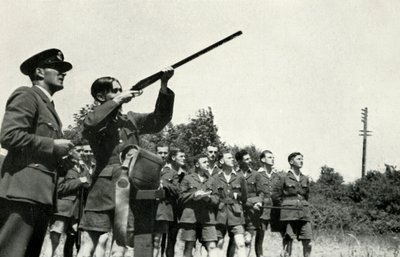 RAF-personale lærte at affyre med våben under Anden Verdenskrig, 1941. af Charles Brown