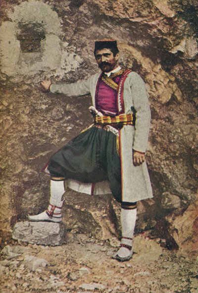 En montenegrinsk i feriekostume, c1913 af Charles J. S. Makin