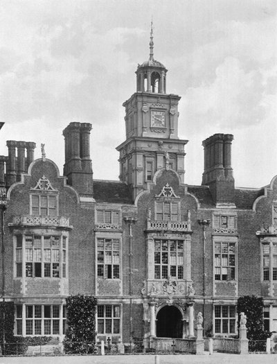 Urtårnet og indgangen (s/h-billede) af Charles Latham