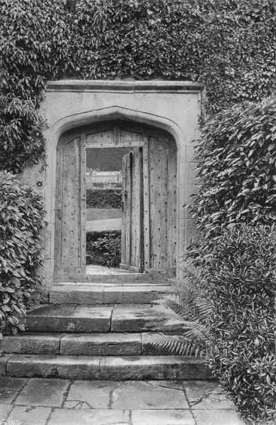 The Garden Entrance (s/h foto) af Charles Latham