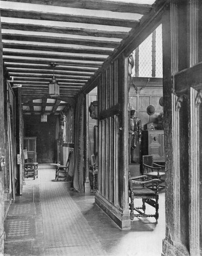 The Hall Screen (s/h foto) af Charles Latham