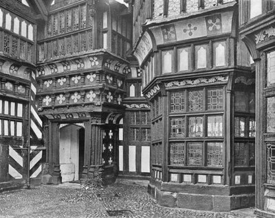 Verandaen og Hall-vinduet (s/h-billede) af Charles Latham