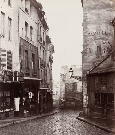 Rue de la Montagne-Sainte-Geneviève nær krydset ved Rue LaPlace (Rue de la Montagne-Sainte-Geneviève prés de carrefour de la rue LaPlace) af Charles Marville