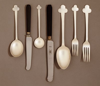 Elektrobelagt bordservice, for E. Bingham & Co., ca. 1906 af Charles Rennie Mackintosh