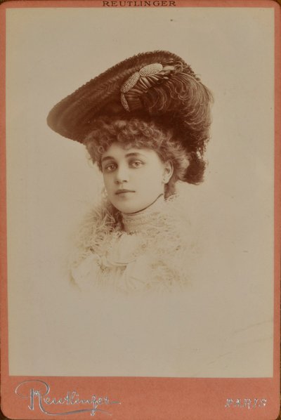 Elegant kvinde med hat på - Charles Reutlinger af Charles Reutlinger