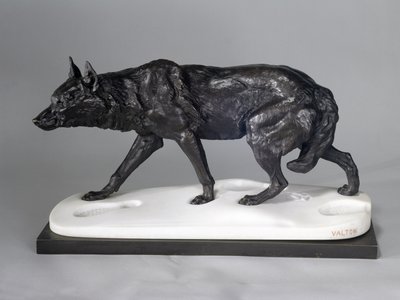 Ulvesporing i sneen (bronze, metal og marmor) af Charles Valton