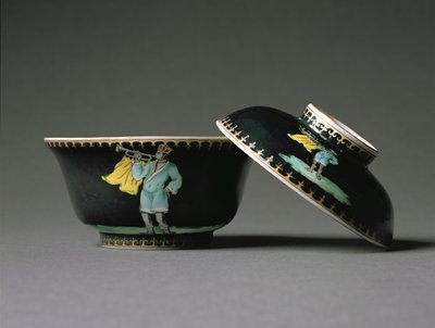 En sukkerskål og et låg, Qianlong Period (1736-95) ca. 1740 (porcelæn) (se også 314530) af Chinese School