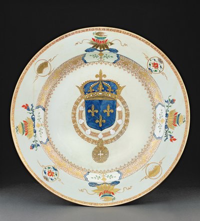 Stor våbenoplader med våben fra kongen af Frankrig, ca. 1730 (porcelæn) af Chinese School