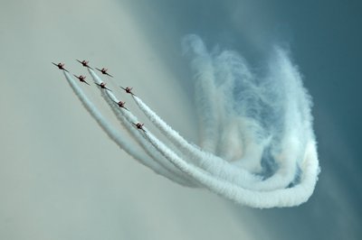 Sky-kunstflyvningsopvisning af Chris Hamilton