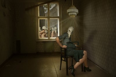 Den uhyggelige kvinde med gasmasken af Christine von Diepenbroek