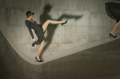 Modepose med prikker af Christine von Diepenbroek