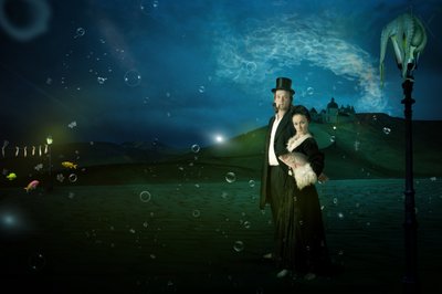 Et surrealistisk par og en blæksprutte af Christine von Diepenbroek
