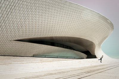 Hvid arkitektonisk fejebørste af Christine von Diepenbroek