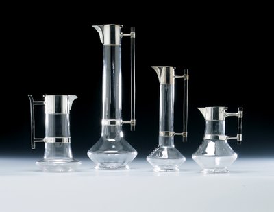 En sølvmonteret claret kande og andet glas af Christopher (attr. to) Dresser