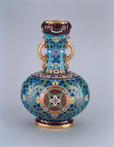Dummyvase dekoreret i imitation af cloisonne, Minton & Co, ca. 1870 (porcelæn) af Christopher Dresser