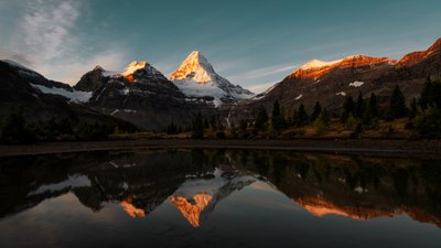 Refleksioner fra Golden Mountain af Chuanxu Ren