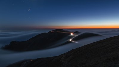 Bjergvej over skyerne af Chuanxu Ren