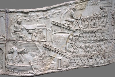 De romerske kabysser. Reliefdetalje af Trajans søjle, 1.-2. århundrede af Classical Antiquities