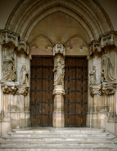 Udsigt over portalen til Chartreuse af Champmol. Det er dekoreret med fem skulpturer lavet af Sluter Claus (ca. 1350 omkring 1405): Jomfruen, hertugen og hertuginden af Bourgogne, Johannes Døberen og Saint Margaret. 1386-1401 Dijon (Gold Cote) af Claus Sluter