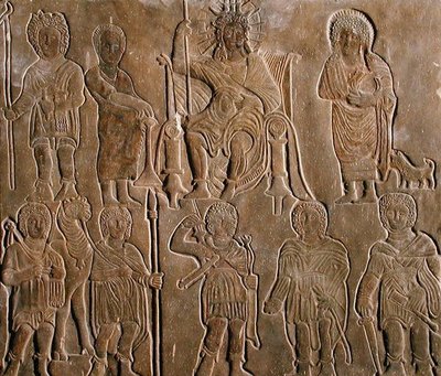 Relief, der viser en guddommeliggjort romersk kejser, der modtager hyldest fra egyptiske nomader af Coptic