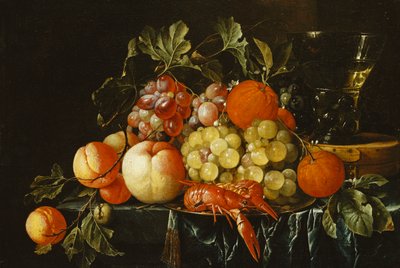Ferskner, appelsiner, druer og langoustines på en tintallerken og en konisk rømme på en æske på en delvist draperet afsats, af Cornelis de Heem