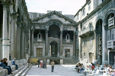 Peristilen ved Diocletians palads, ca. 300 e.Kr af Croatian School
