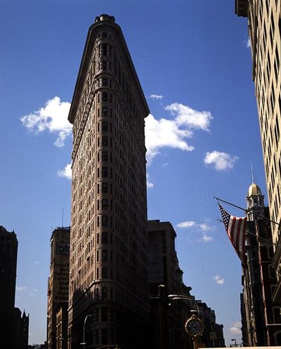 Flatiron Building, færdiggjort 1902 af Daniel Hudson Burnham