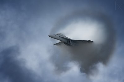 Sonisk bølge fra et kampfly af Darek Siusta