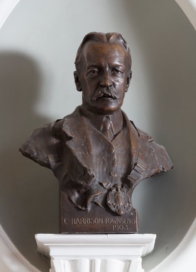 Skulptur af Charles Harrison Townsend af Derwent F. Wood