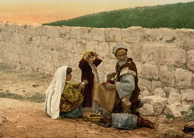 Omrejsende skomager af Jerusalem, Det Hellige Land, ca. 1890-c. 1900 (fotokromtryk) af Detroit Photographic Co.