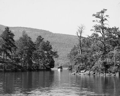 Langs Harbour Islands, Lake George, N.Y., ca. 1904 af Detroit Publishing Co.
