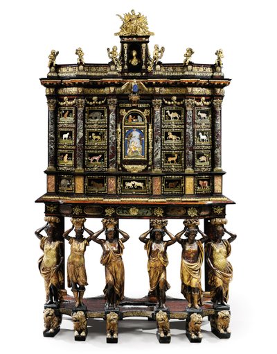 Louis XIV skab-på-stand (forgyldt bronze, pietra dura, skildpadde, ask, eboniseret og pakkeforgyldt) (se også 1766356-7) af Domenico and Gobelins workshop (attr. to) Cucci