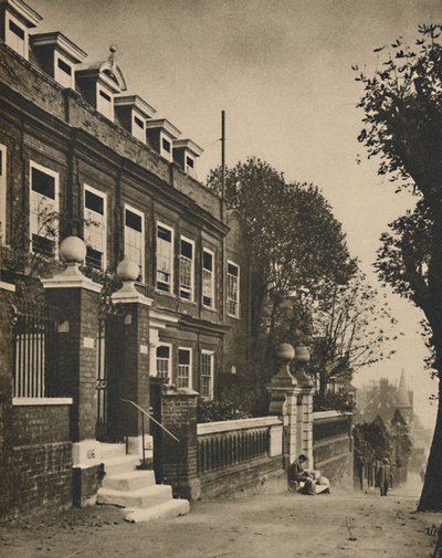 Cromwell House på Highgate Hill, A Mansion of the Seventeenth Century, c1935. af Donald McLeish