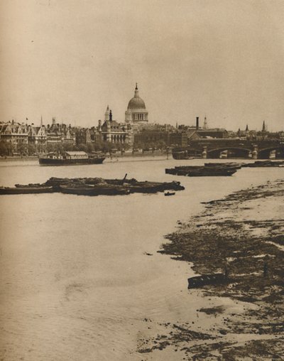 Embankment og Blackfriars fra South End of Waterloo Bridge, c1935. af Donald McLeish