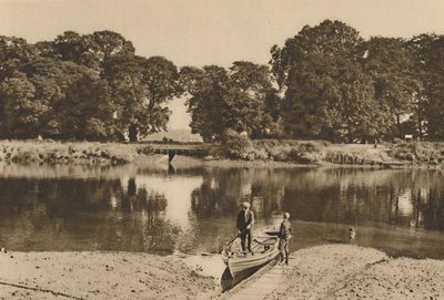 Londons flod ved Isleworth-færgen, der ser mod Kew Gardens