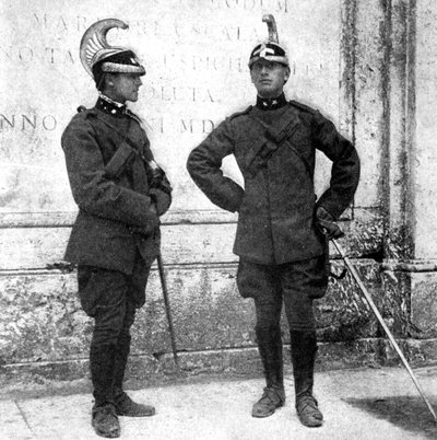 To italienske dragoner, 1922. af Donald McLeish