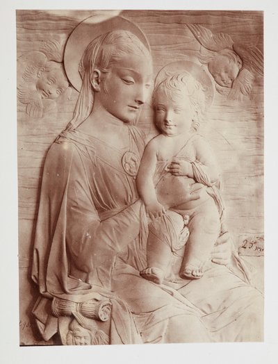 "Jomfruen og barnet", af Donatello. af Donatello
