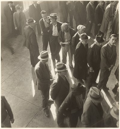 [De første dage med arbejdsløshedsunderstøttelse i Californien: Venter på at indgive krav] af Dorothea Lange