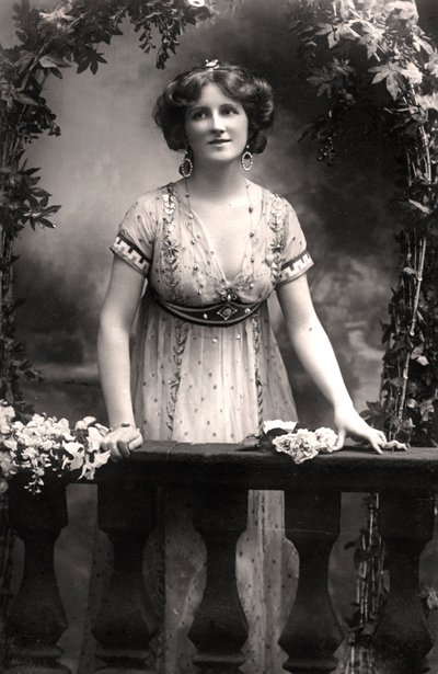 Nina Sevening, skuespillerinde, 1900-tallet. af Dover Street Studios