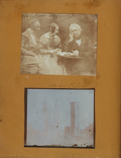 Den østlige gavl i St. Andrews -katedralen og St. Regulus -tårnet fra nordvest af Dr. John Adamson