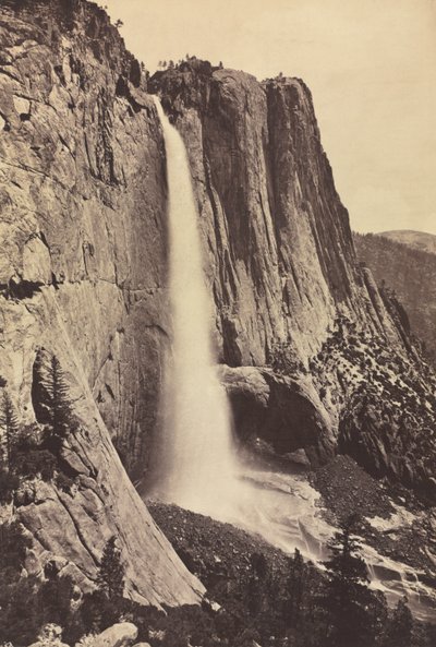 Yosemite Falls, 1868. af Eadweard Muybridge