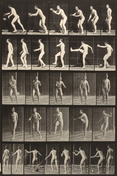 Dyrs bevægelser (plade 300) (Mand sparker til en bold) af Eadweard Muybridge