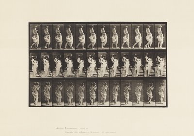 Plade 35. Gående, bærende barn af Eadweard Muybridge