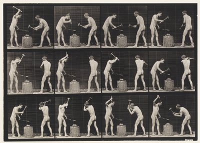 Tavle 374. Smede, to modeller, hamring på ambolt af Eadweard Muybridge