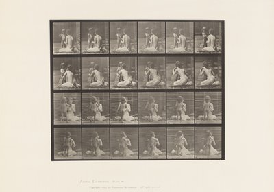 Plade 466. To modeller, Child 70N, bringer buket til 12, 1885 af Eadweard Muybridge
