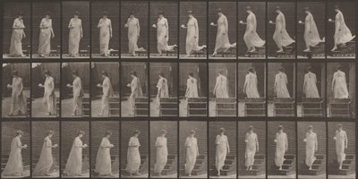 Tavle nummer 143. Går ned ad trapper, en kop og underkop i højre hånd af Eadweard Muybridge
